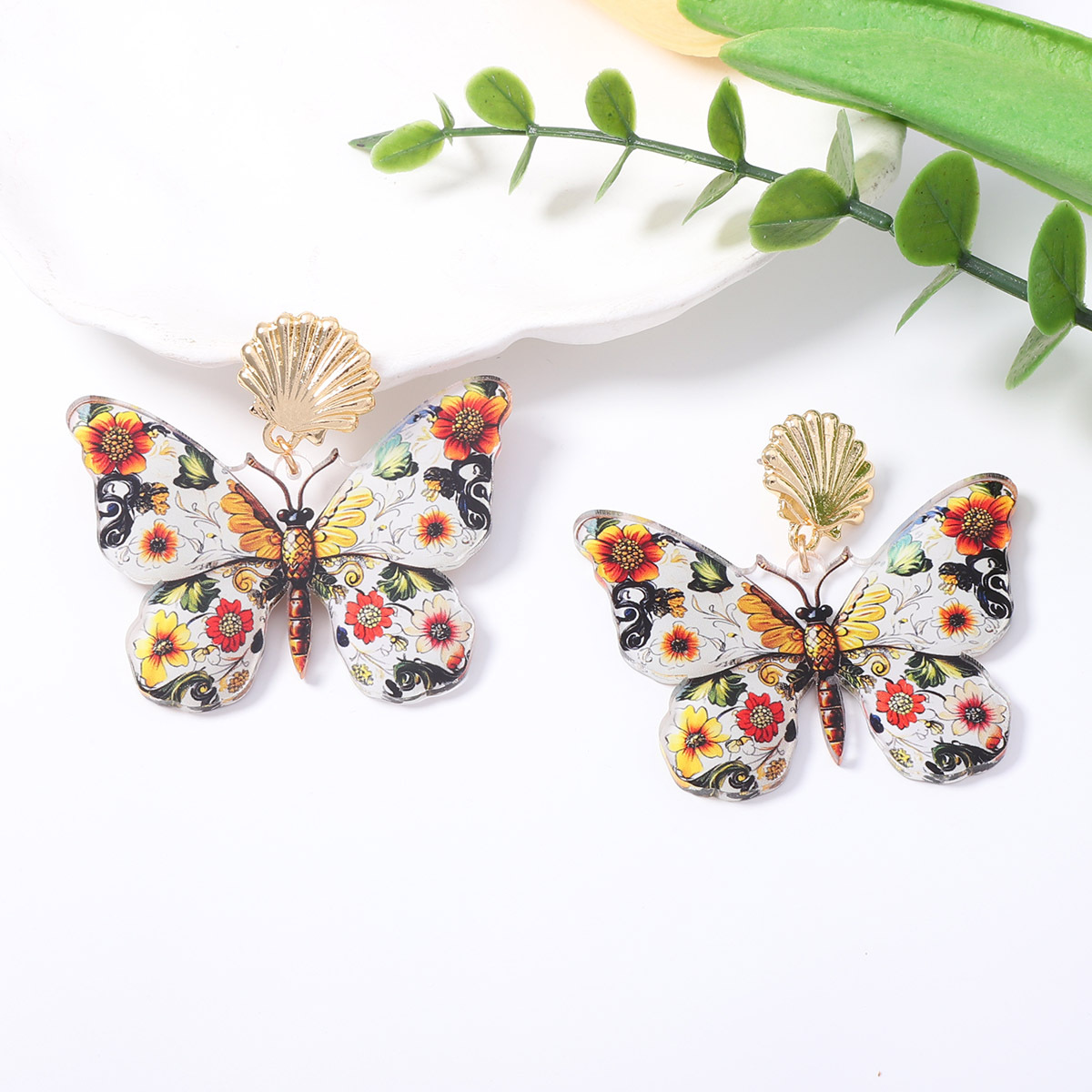 Brincos Pendentes de Borboleta - Vintage Fashion Illustrations avaliação e preço